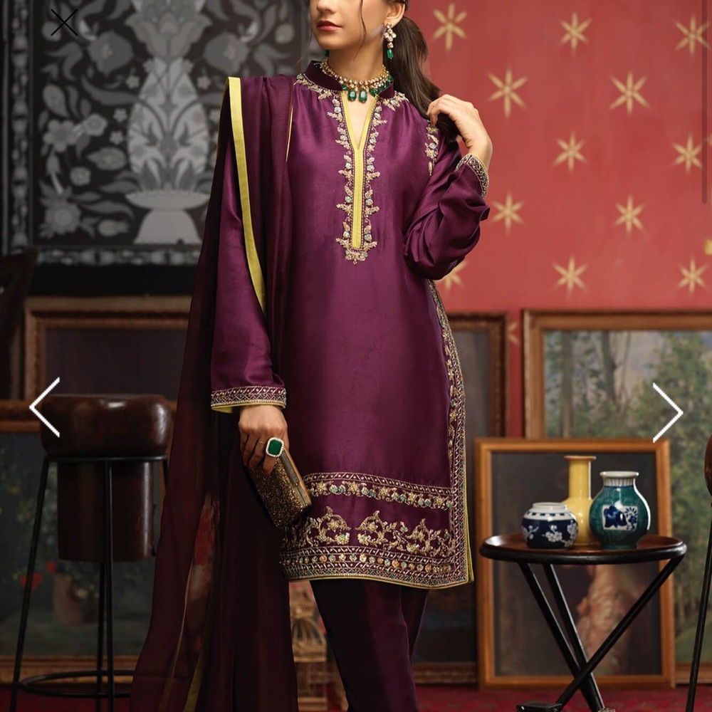 Zaaviay three piece shalwar kameez. Worn only once.